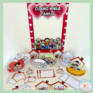 **Kit Lembrancinhas Família e Moldura para Foto – Dia da Família** O Kit Lembrancinhas Família é um recurso pedagógico ideal para trabalhar o Dia da Família com crianças da Educação Infantil de forma lúdica, afetiva e significativa. O material contribui para a valorização da família, estimula a criatividade e proporciona momentos especiais de interação e participação dos alunos. Perfeito para atividades escolares, lembrancinhas e projetos comemorativos, o kit inclui moldura para foto e viseira 3D nas versões colorida e para colorir, permitindo personalização pelas crianças. O arquivo inclui: • Moldura para foto já ampliada em 4 folhas A4; • Viseira 3D na versão colorida; • Viseira 3D para colorir. Ideal para projetos sobre família, datas comemorativas e atividades na Educação Infantil. Arquivo em PDF pronto para impressão.